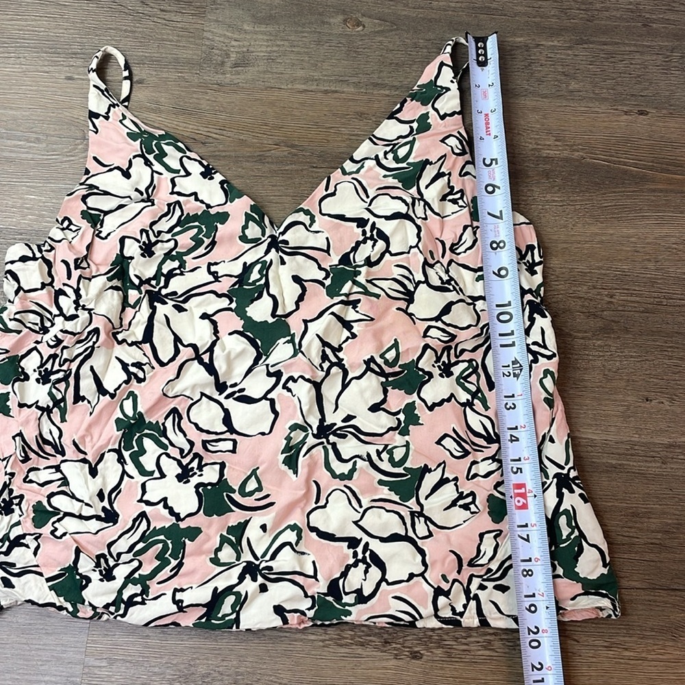 Banana Republic Factory Women’s Pink Cream Cropped Floral Tank Blouse, Large - Picture 4 of 9